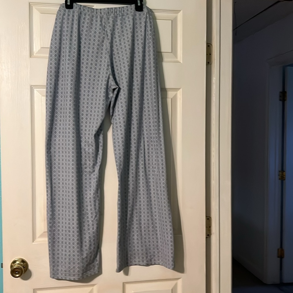 Pajama gram size L. New/no wear pajamas (Naturally Nude collection) - Picture 3 of 8